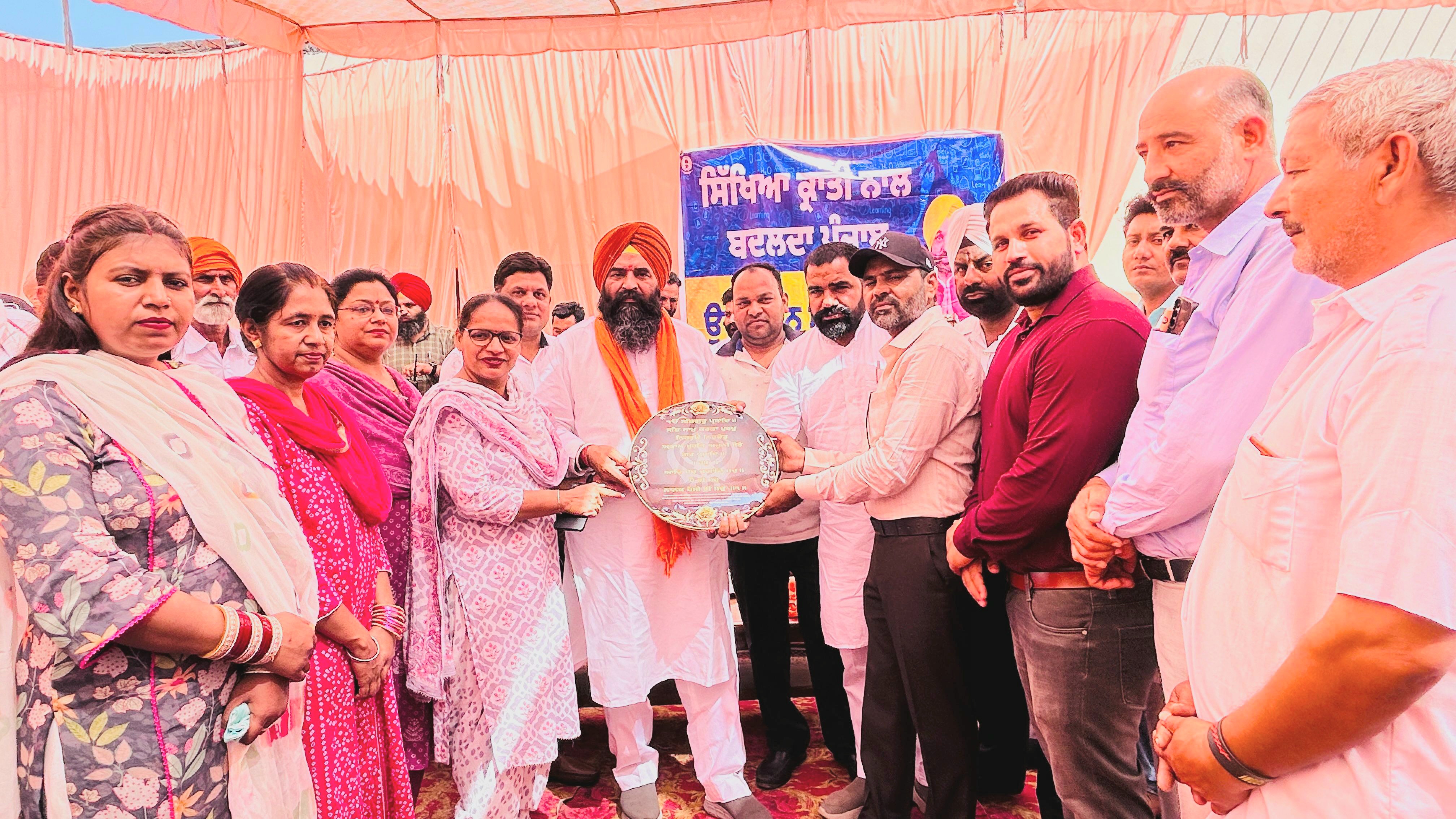 The Deputy Speaker inaugurated the development works done at a cost of Rs 41.35 lakh in 5 schools of Garhshankar constituency.